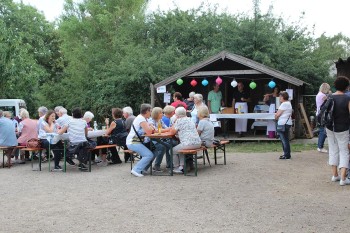 Hockete auf dem Birkenhof